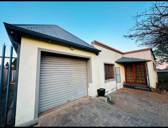 5 BEDROOM HOUSE FOR SALE IN PRIMROSE